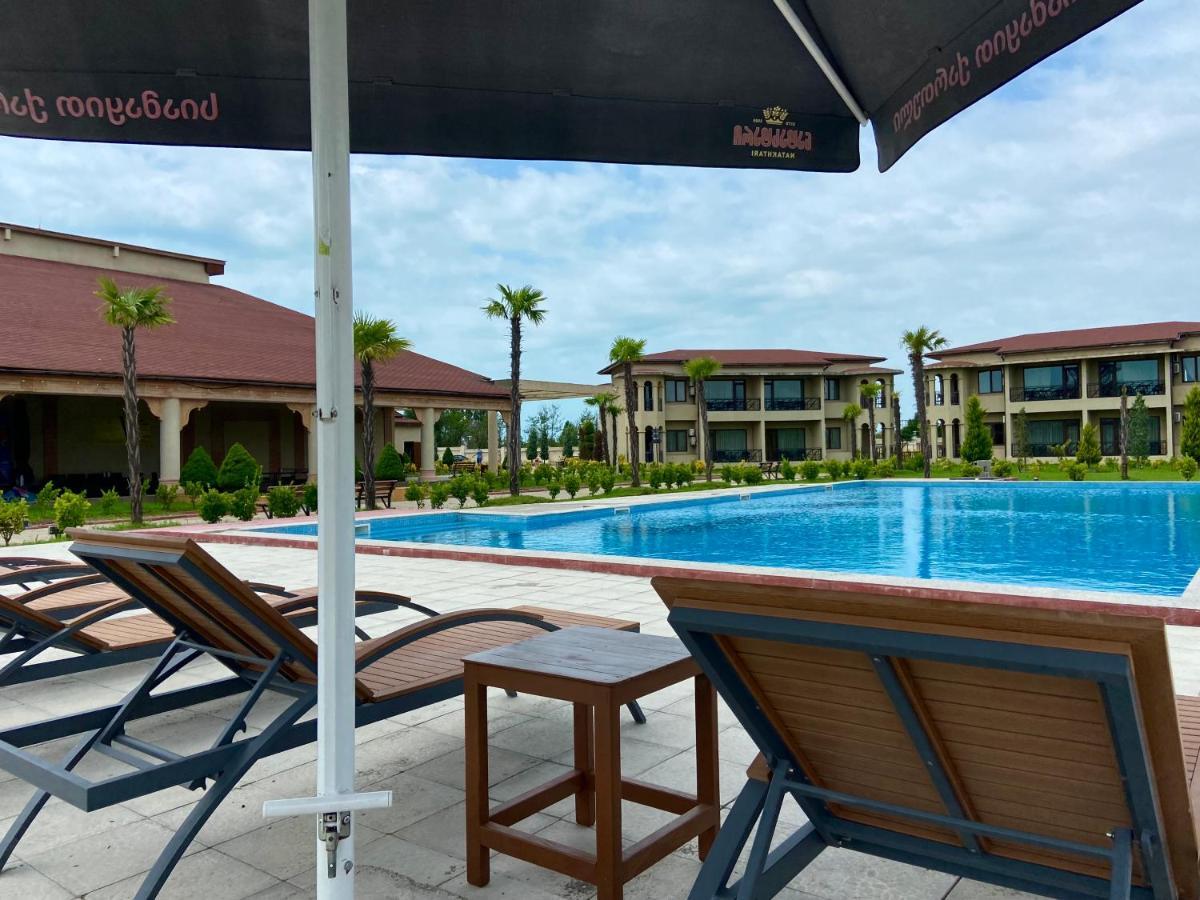 Anaklia Resort By Pratap'S Signature Ngoại thất bức ảnh