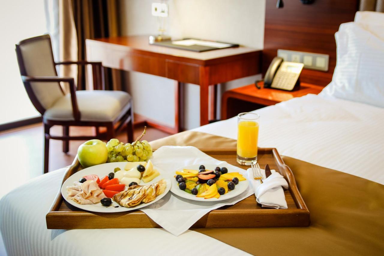 Anaklia Resort By Pratap'S Signature Ngoại thất bức ảnh