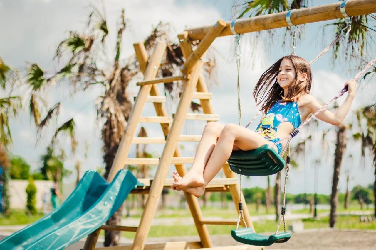 Anaklia Resort By Pratap'S Signature Ngoại thất bức ảnh