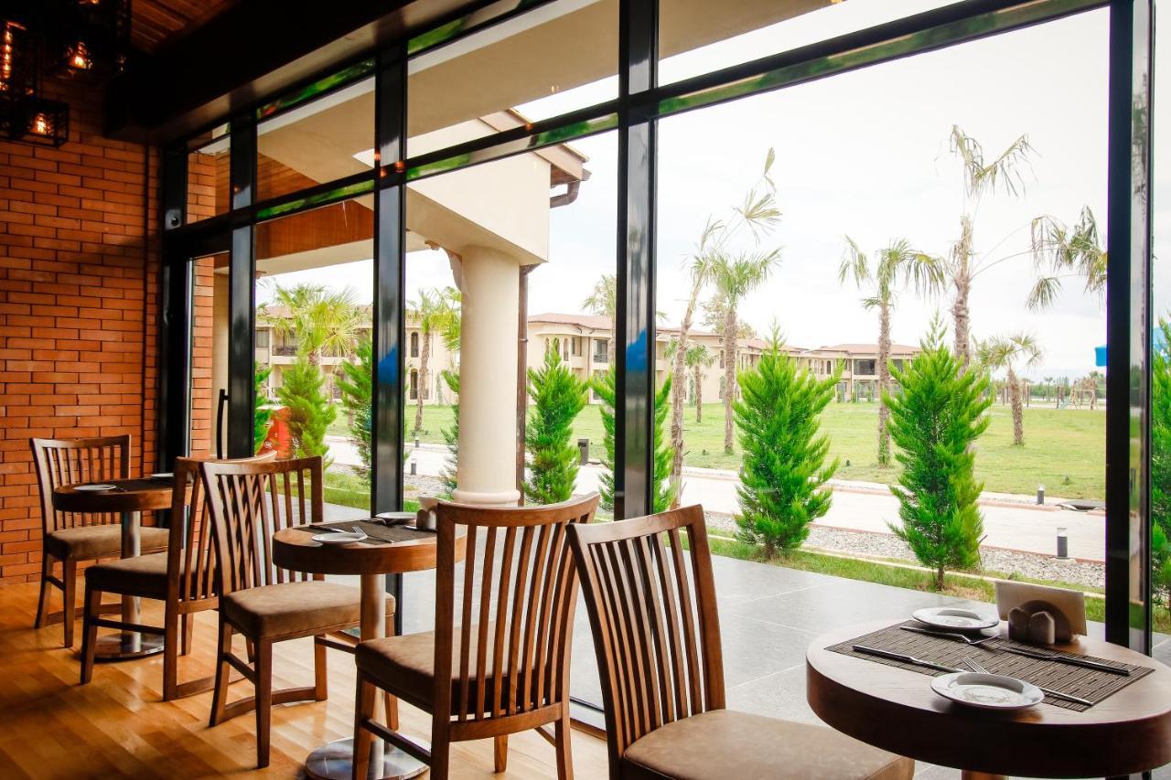Anaklia Resort By Pratap'S Signature Ngoại thất bức ảnh