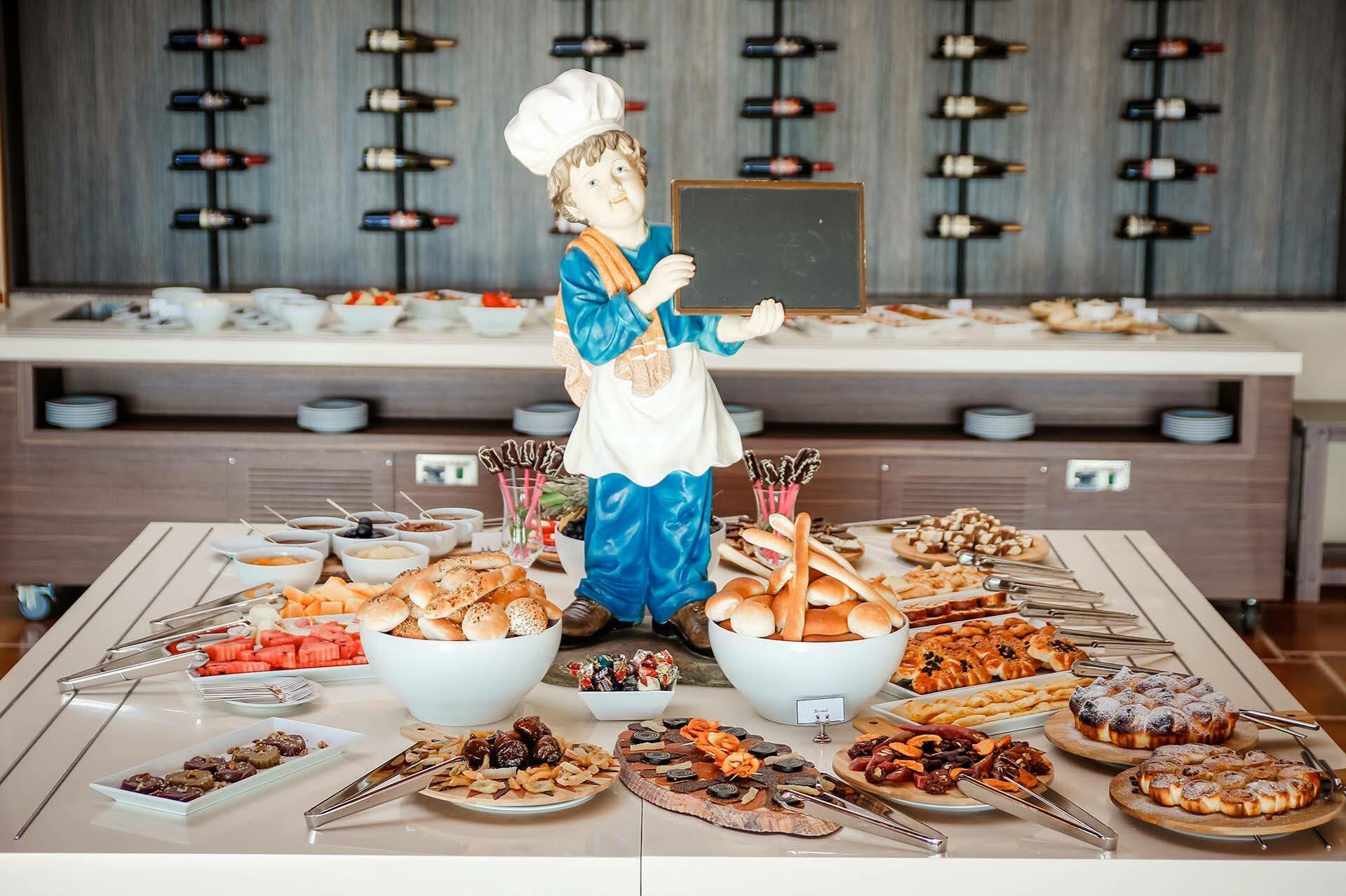 Anaklia Resort By Pratap'S Signature Ngoại thất bức ảnh